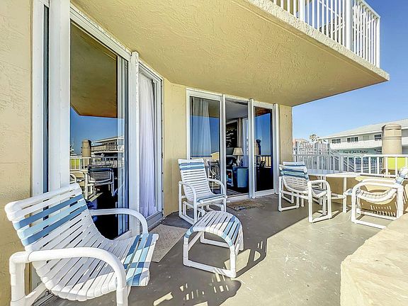 4th image of 421 S Atlantic Ave #106