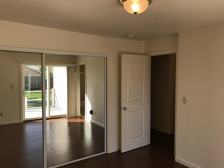 324 Stevenson St — Photo 11