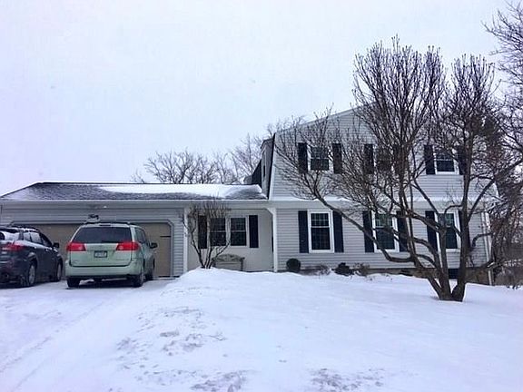 3rd image of 40 Horseshoe Ln S