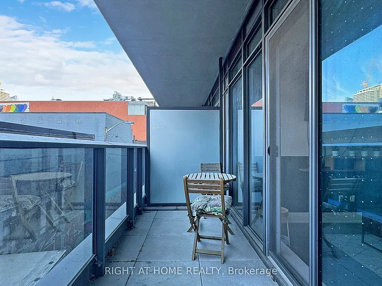 330 Richmond St W #209 — Photo 22