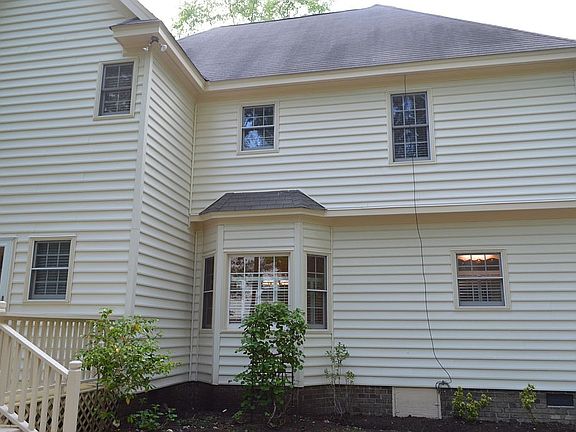5th image of 3061 Woods Walk Way