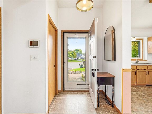 5th image of 704 Watab Ct