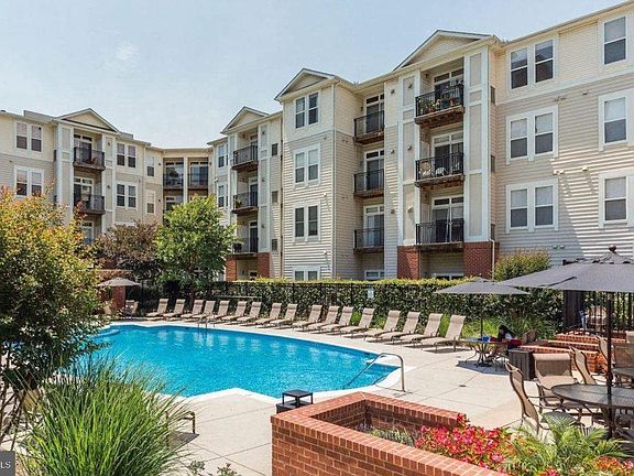 4th image of 2655 Prosperity Ave APT 208