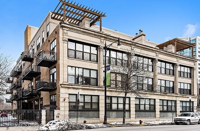 1st image of 1525 S Michigan Ave APT 310