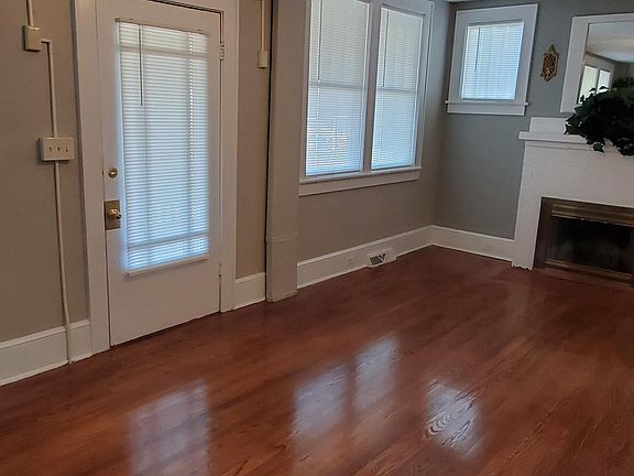 5th image of 2216 Hanover Ave NW