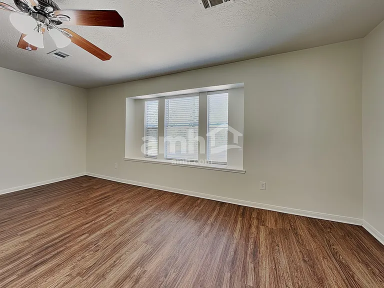 2738 Springstone Dr — Photo 13