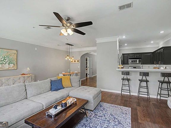 3rd image of 305 Azalea Cir