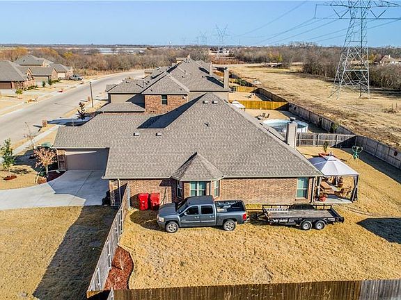 2nd image of 1225 Hidden Creek Dr