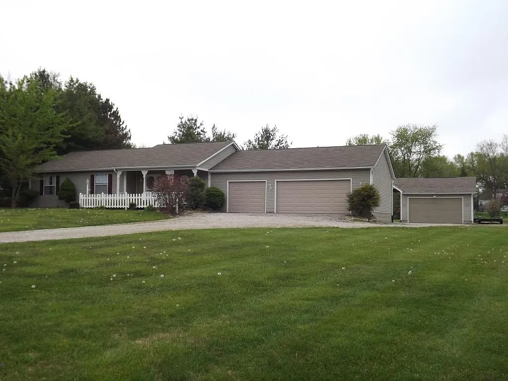 268 Fairview Dr photo 1