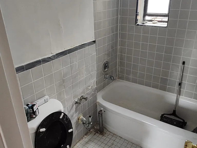 139-18 84th Dr #4A — Photo 5