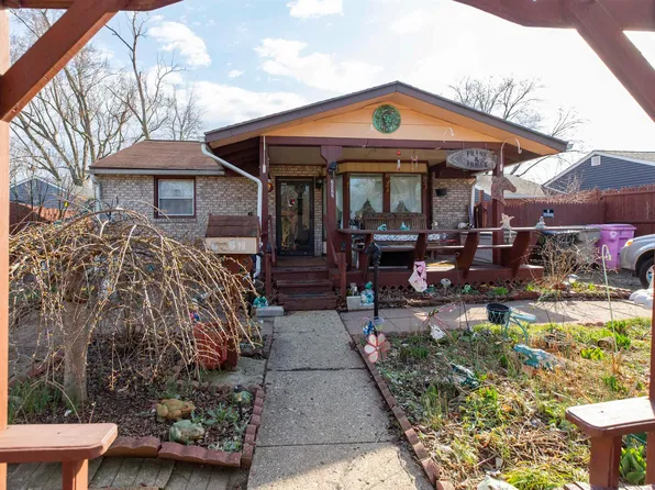 2527 Riverside Dr, South Bend, IN 46616