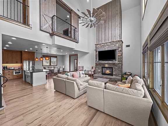 3rd image of 2044 Harbor Way #501