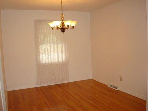 4th image of 9 Kensington Ct