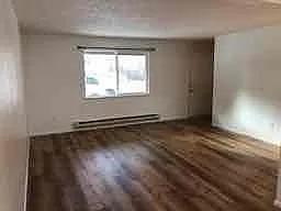 351 N Chambers Pl — Photo 2