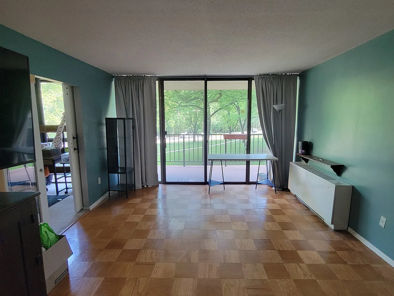 2 bed, 927 sqft, $2,100 — Photo 2