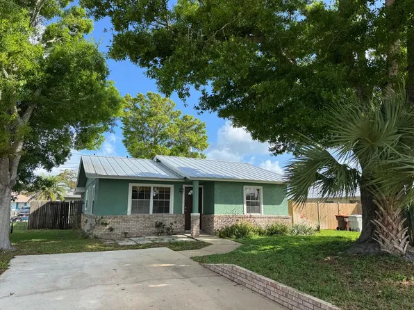 364 16th St SW, Vero Beach, FL 32962