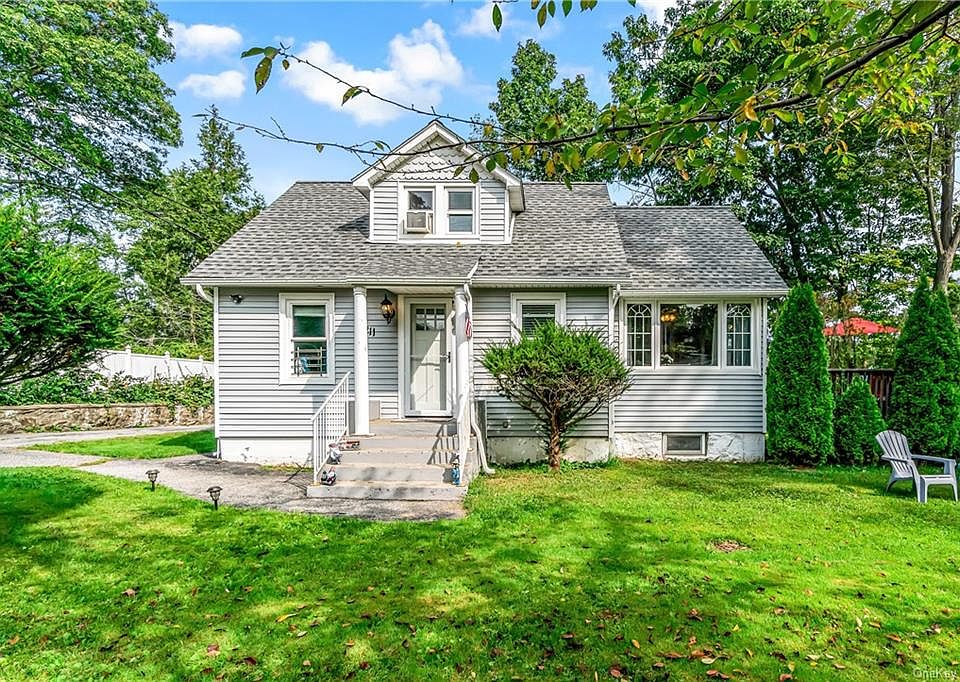 1st image of 211 Willow Dr