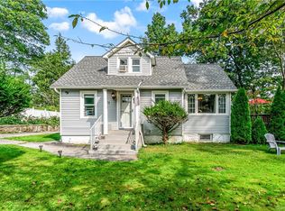 211 Willow Dr, Mahopac, NY 10541