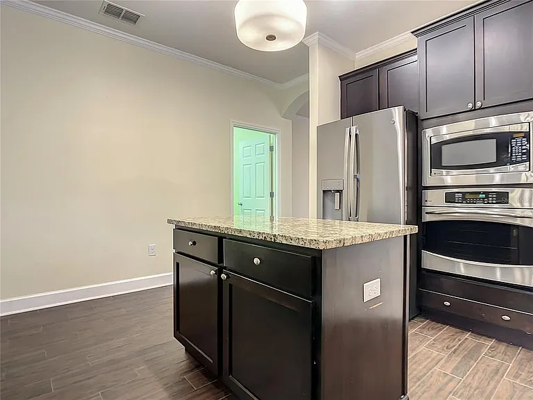 636 Spring Oak Cir — Photo 16