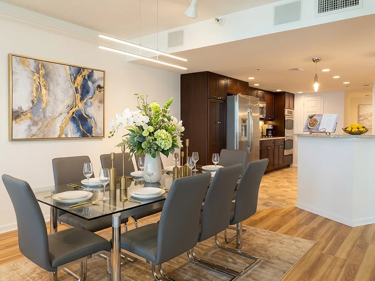2 bed, 2302 sqft, $10,000 — Photo 3