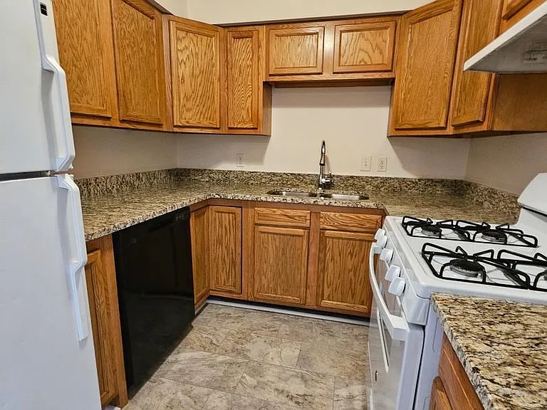 125 E Williams St #205 — Photo 14