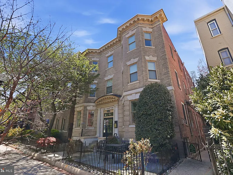 1740 18th St NW #T2 — Photo 10