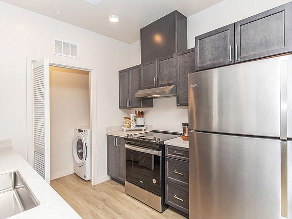 2nd image of 925 W Lathrop Rd #225