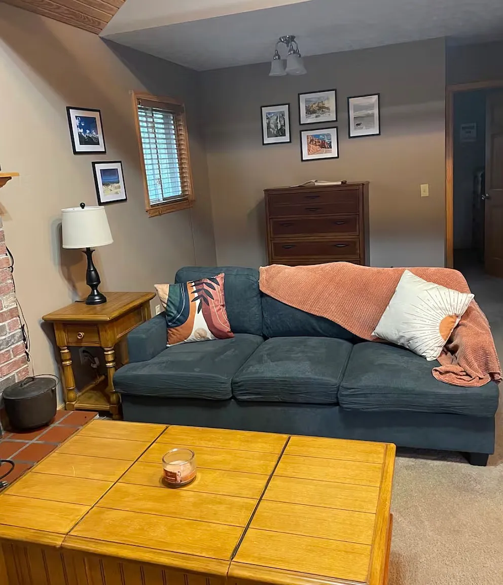 2 bed, 896 sqft, $1,800 — Photo 1