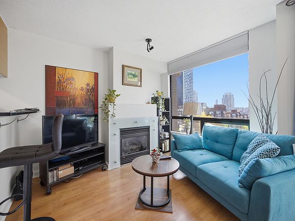 4th image of 1003 Burnaby St #706