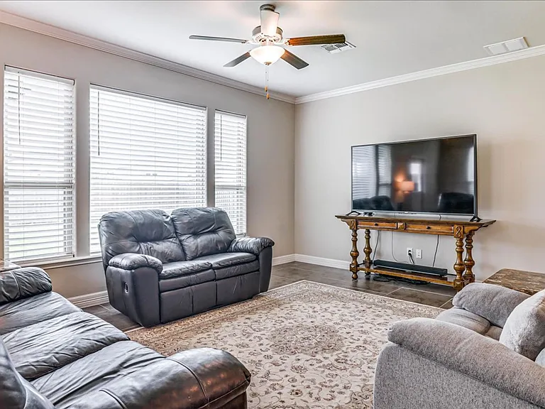 7617 Diamond Dr — Photo 8