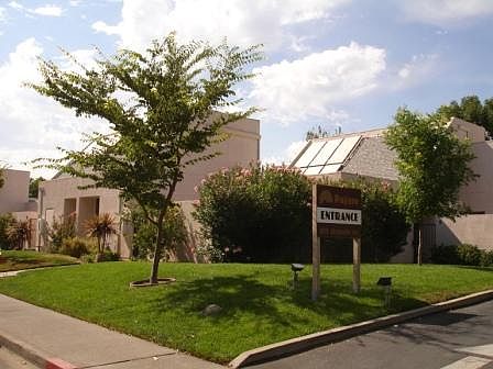 3rd image of 909 Alvarado Ave APT 14