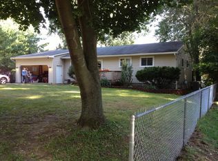 1055 Crestmont Dr, Lake Orion, MI 48362