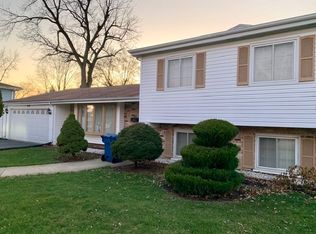 620 S Villa Ave, Addison, IL 60101