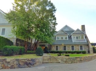 2 Dearfield Dr APT 2C, Greenwich, CT 06831