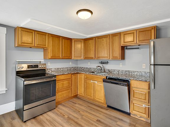 4th image of 17 Main St #B