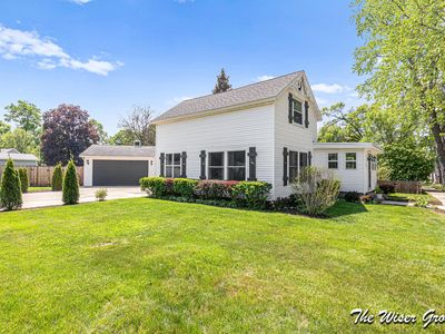 88 E Cherry St NE, Cedar Springs, MI, 49319
