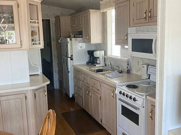 3rd image of 4220 E Main St #S-17