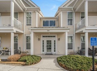 511 Center Meadow Ln, Danbury, CT 06810