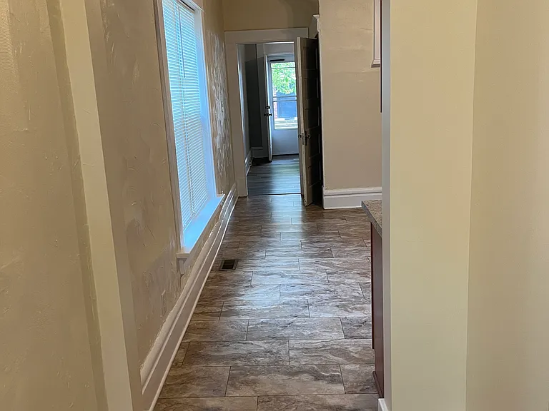 149 N Guilford Ave — Photo 10