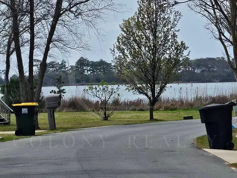 809 Cedar Dr — Photo 18