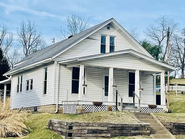 1st image of 15765 Main St