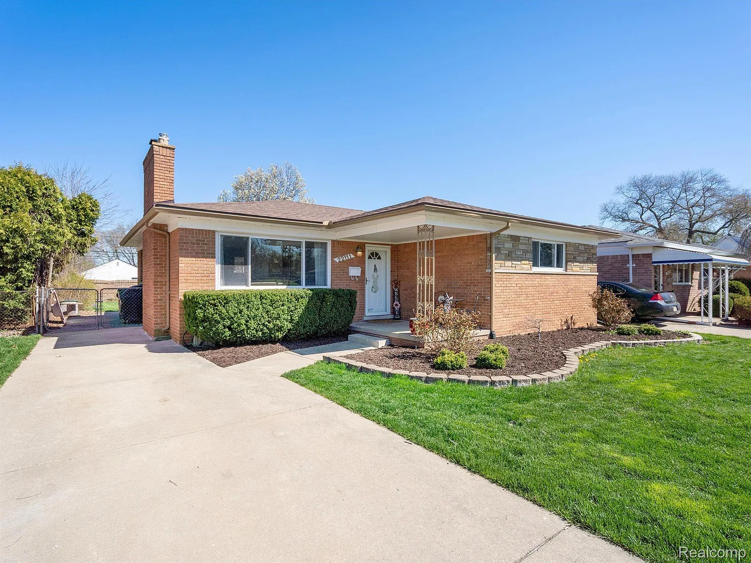 22111 Violet St photo 1