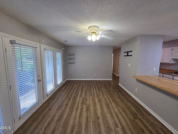 2nd image of 2011 Quaker Lndg APT 103