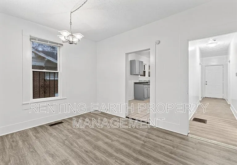 4732 Court S — Photo 9