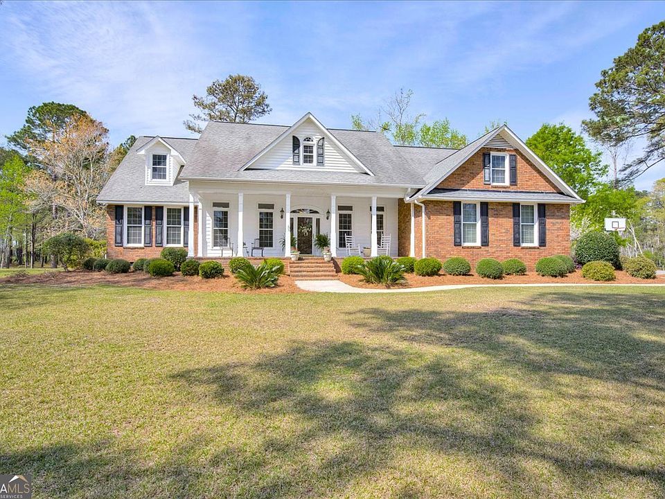 1st image of 1490 Country Club Cir