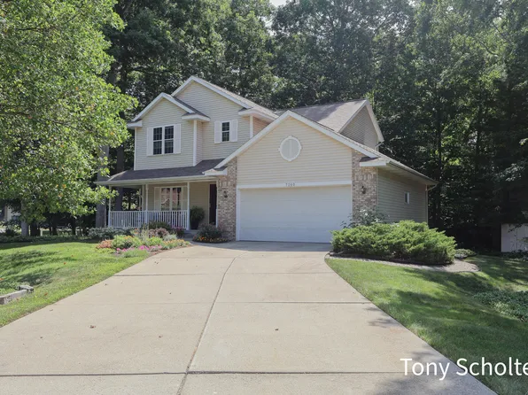 7260 Oak Lane Ct, Hudsonville, MI 49426
