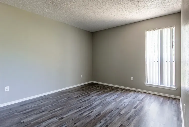 Your Dream Home Awaits! — Photo 8