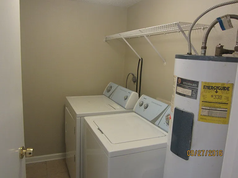 631 Cedarwood Dr — Photo 7