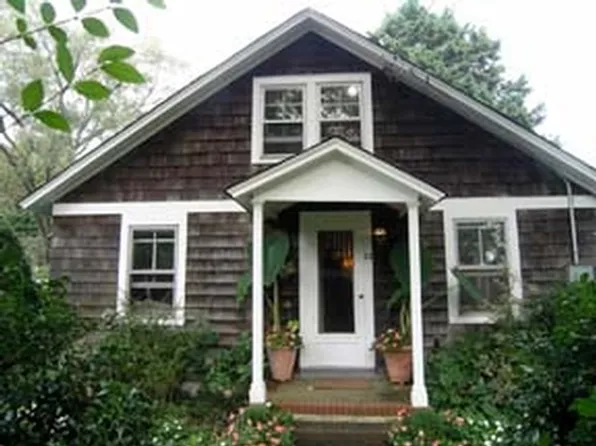 https://photos.zillowstatic.com/fp/b4c63af113f9e39d2fa8616e9741358b-p_e.webp