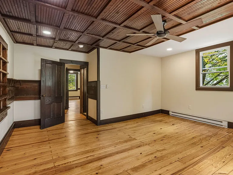 5 Riverby Ln — Photo 31